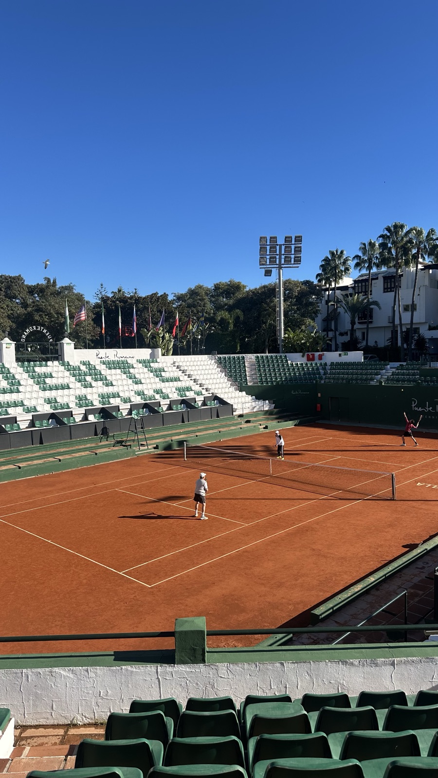 Wellness content, tennis club